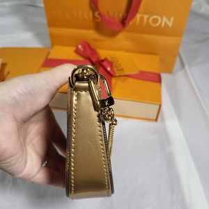 LOUIS VUITTON Metallic Vernis Leather Mini Pochette Accessoires Rose Gold